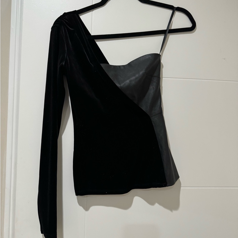 used black top, good condition!!